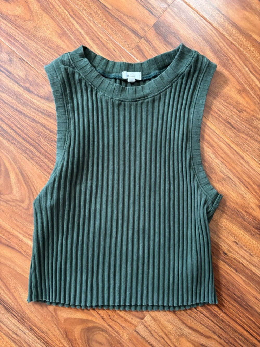 Ribbed Sleeveless Crop Top - Forest Green